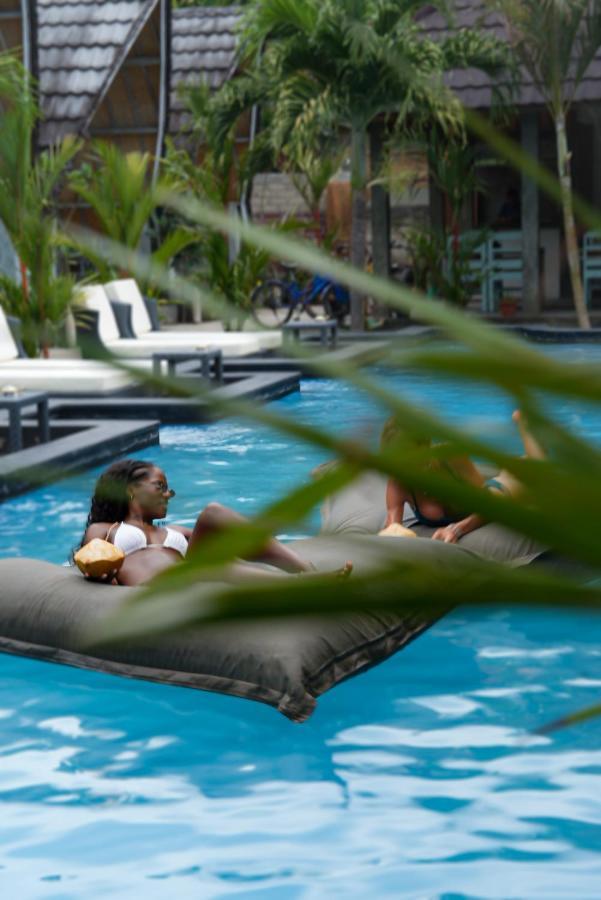 Hotel Copacabana Gili Air Extérieur photo