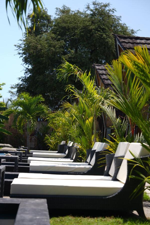 Hotel Copacabana Gili Air Extérieur photo